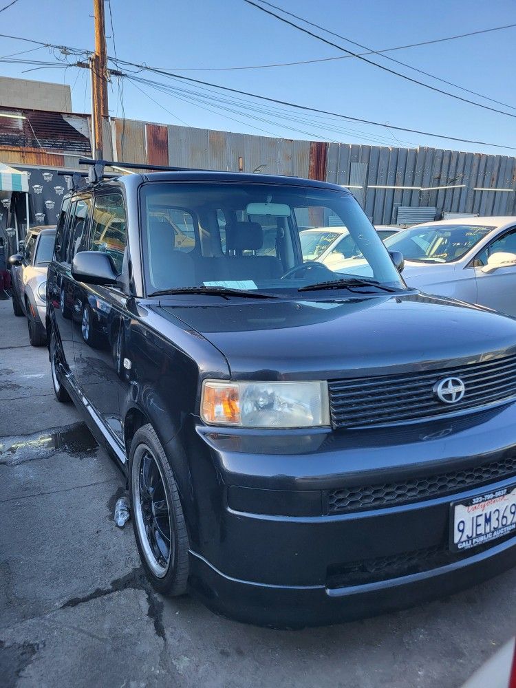 2005 Toyota Scion xB