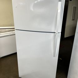 Kenmore Apartment Size Gloss White Top Freezer Refrigerator 