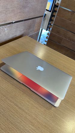 Apple MacBook Air 13” i5/8GB/256GB SSD $180