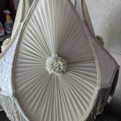 Beautiful Capatemota Unique Porcelain Lady Table Lamp