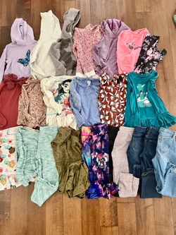 Little Girls 24 Piece Clothes Clothing Bundle Lot Size 6 Disney Gap Old Navy Cotton On jeans sweaters tops 24 pieces of clothes Size 6 except one