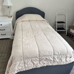 IKEA Single Bed - 2 Drawers - Mattress. 