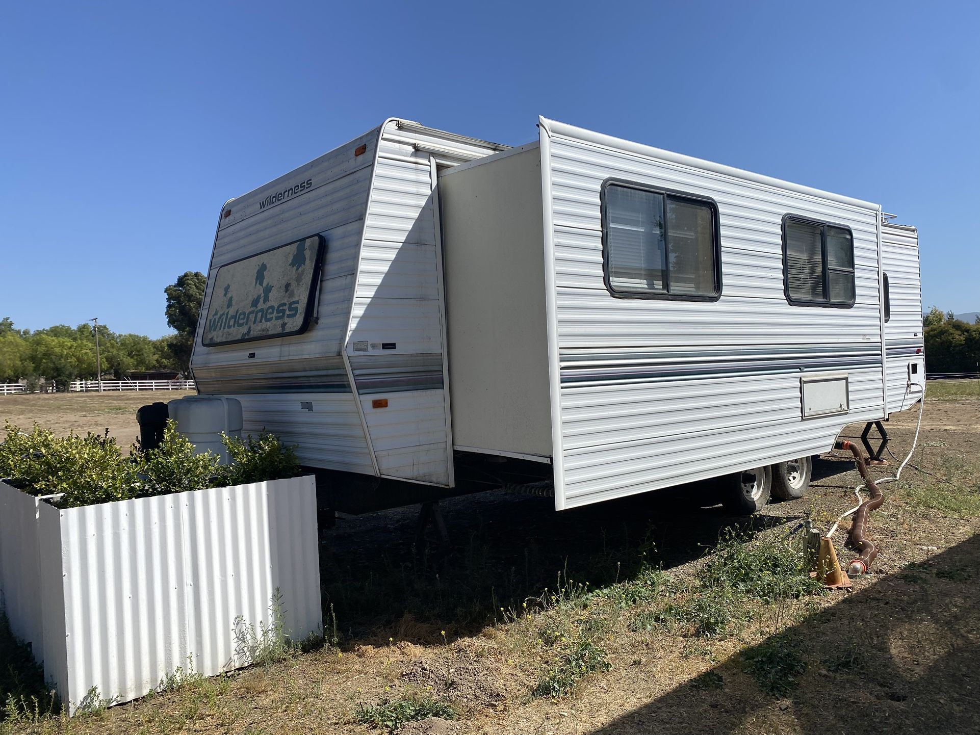 Wilderness Travel Trailer AC Slideout Good Roof Nice 