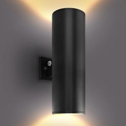 LUXRITE Dusk to Dawn LED Modern Outdoor Wall Light, 18", Up or Up and Down Light
