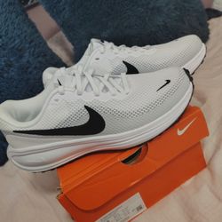 Nike Woman's 8.5 New