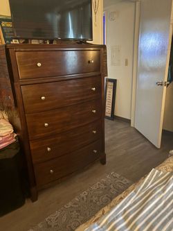 Queen size bed 5 pieces
