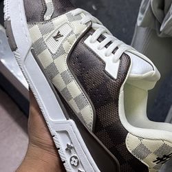 Louis Vuitton Men’s Shoes (Multiple Sizes Left)