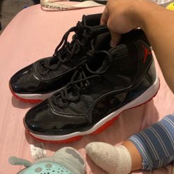 Jordan 11 Retro ‘bred’ Size 9.5
