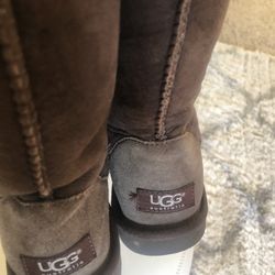 Ugg Women’s Boots Size 5 ( Short Ones )