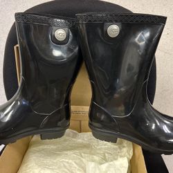 UGG boots Size 5 New