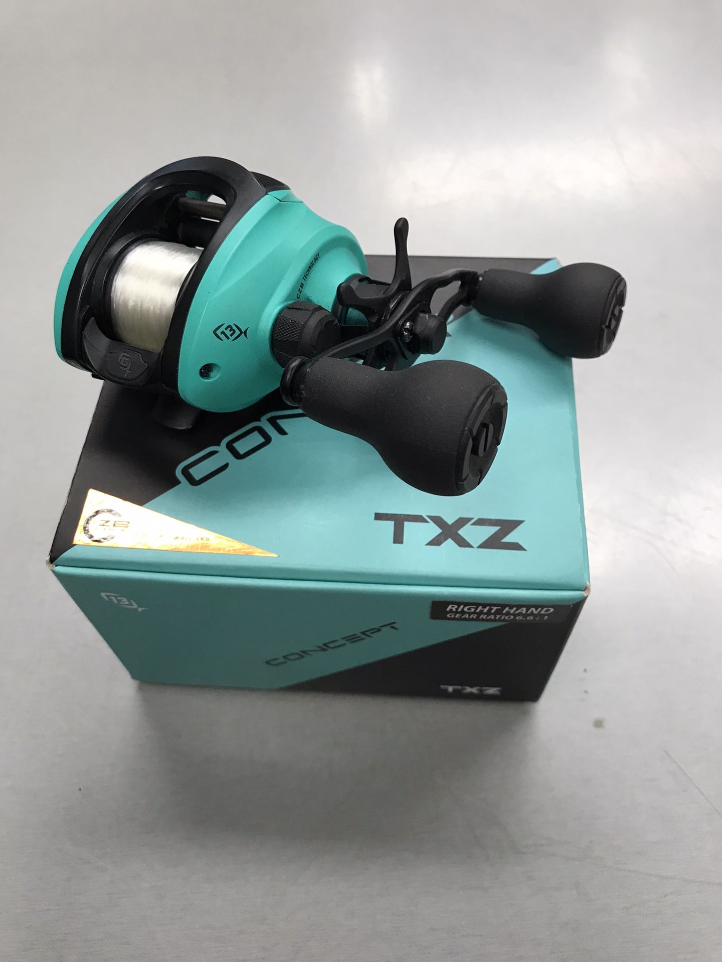 13 Concept TXZ Right Handed Reel
