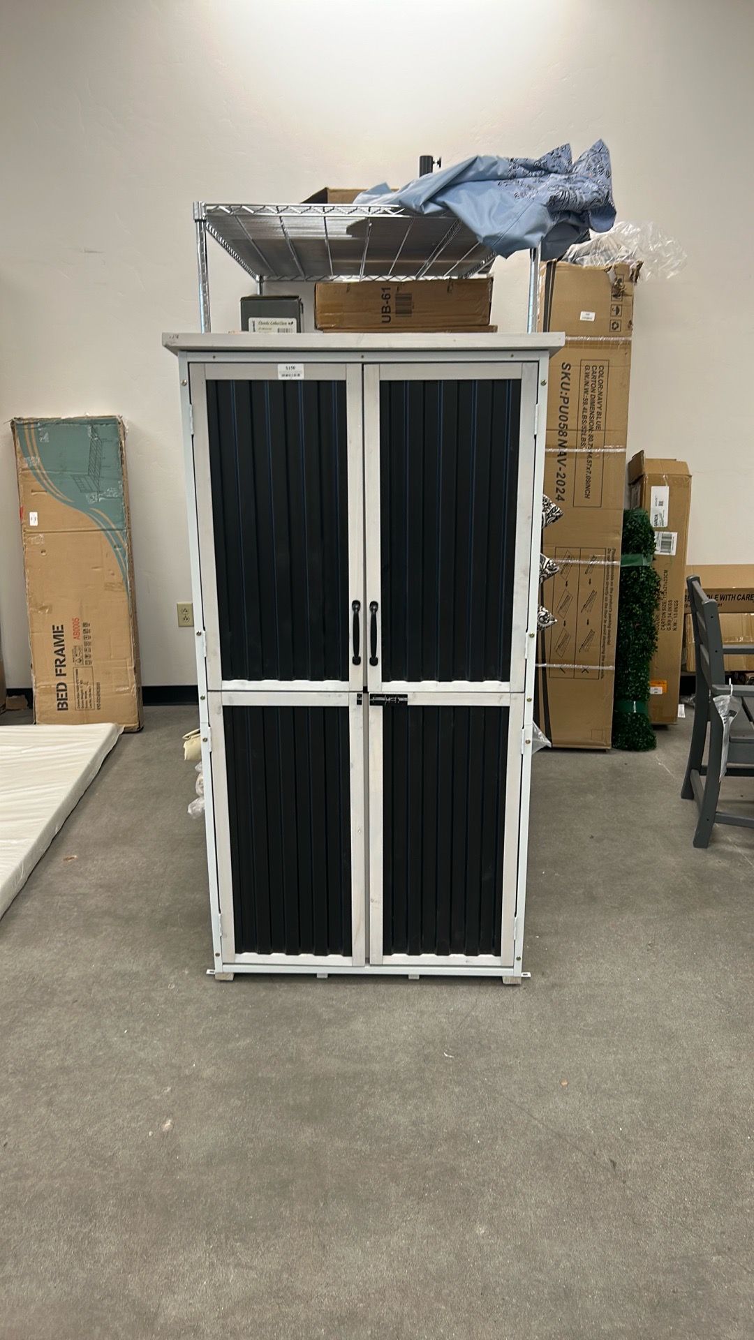 Outdoor storage shed