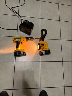 Fully charged dewalt tools with charger and 3 batteries $60