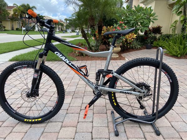 Bike!!Mountain bike Full suspension Giant Yukon FX 2013 !!! for Sale in