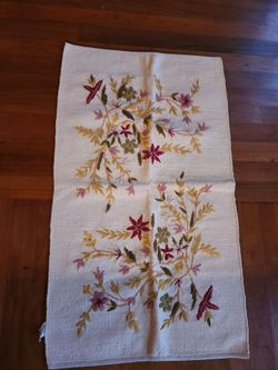 Floral area rug $15