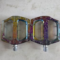 Rainbow metal bicycle pedals