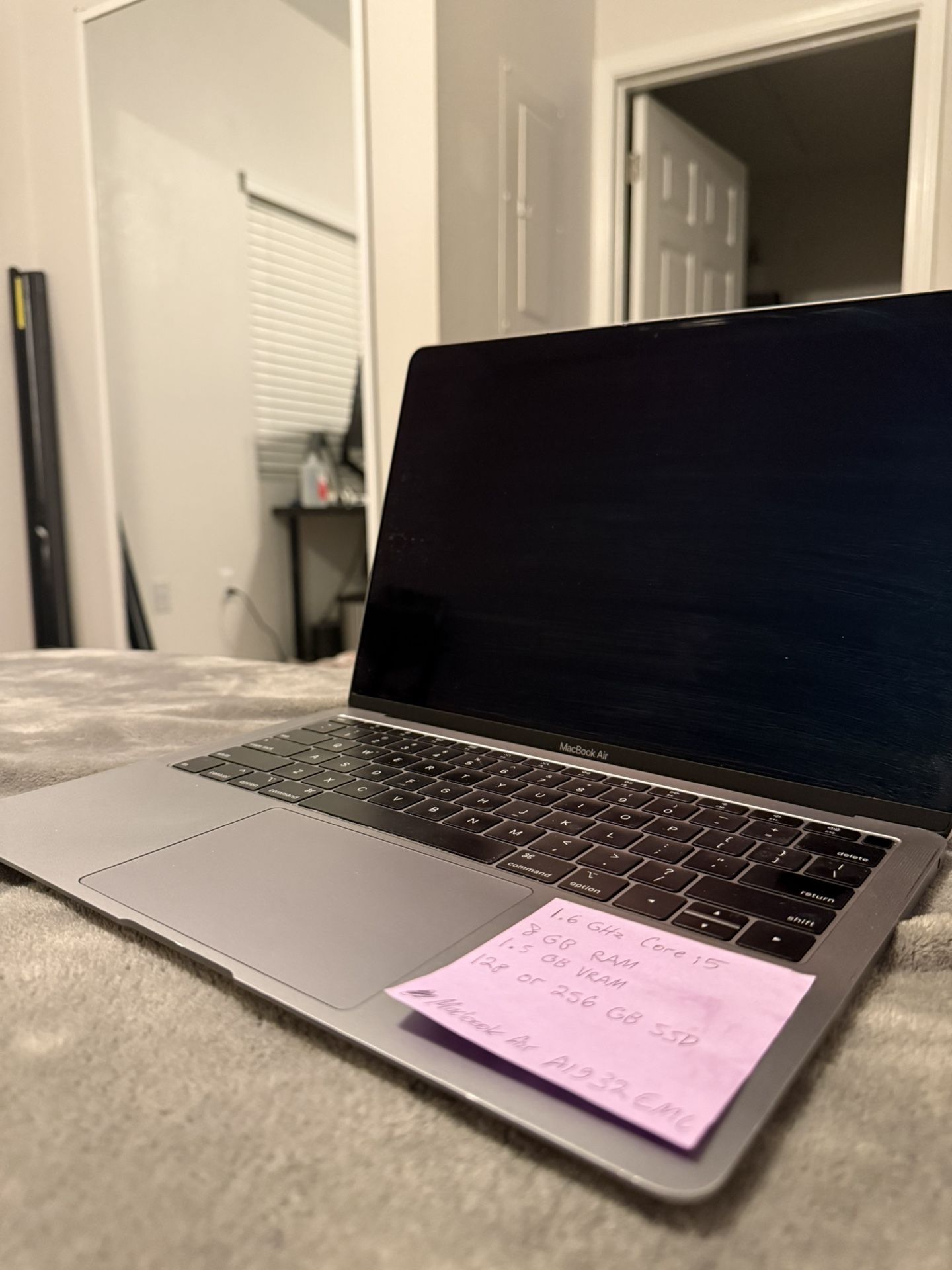 2019 MacBook Air BROKEN LCD