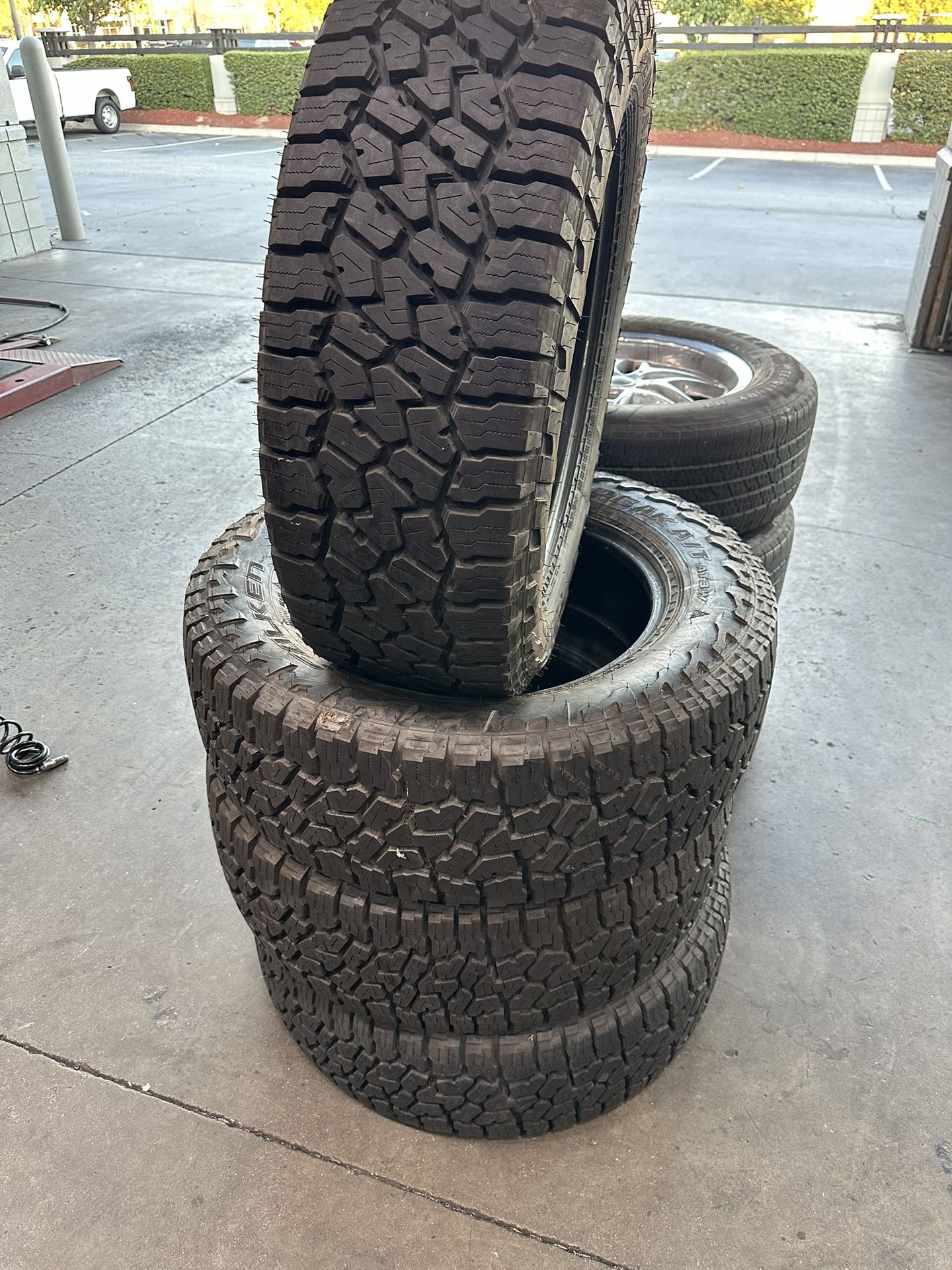 275/65R20 E 10ply Falken Wild peak At3w