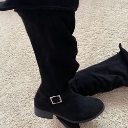 Black Boots 