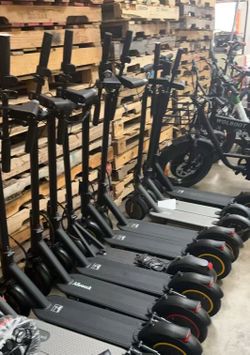 Scooter 500W Powerful Motor, 10inch tire22 MPH Max Speed, 15-28 Miles Range, Foldable escooter with Dual Braking Systems, Smart APP