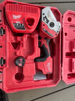 Milwaukee M12 Cortadora de Cable 600 MCM – Kit Completo – Lista para Trabajar 🔥