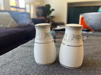 Noritake Colburn salt and pepper shakers