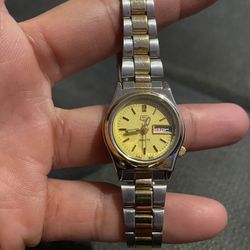 Women’s Seiko Watch gold and silver tone