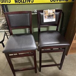 2 bar stools