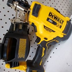 Dewalt New 15 Coil Roofing Nailer XR Brushless 