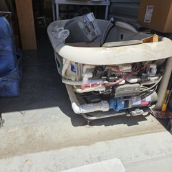 *Reduced Price!* NEW Aquatics Industries TOP OF THE LINE Jet Bathtub *never used*