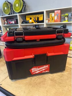 Milwaukee packout shop vac