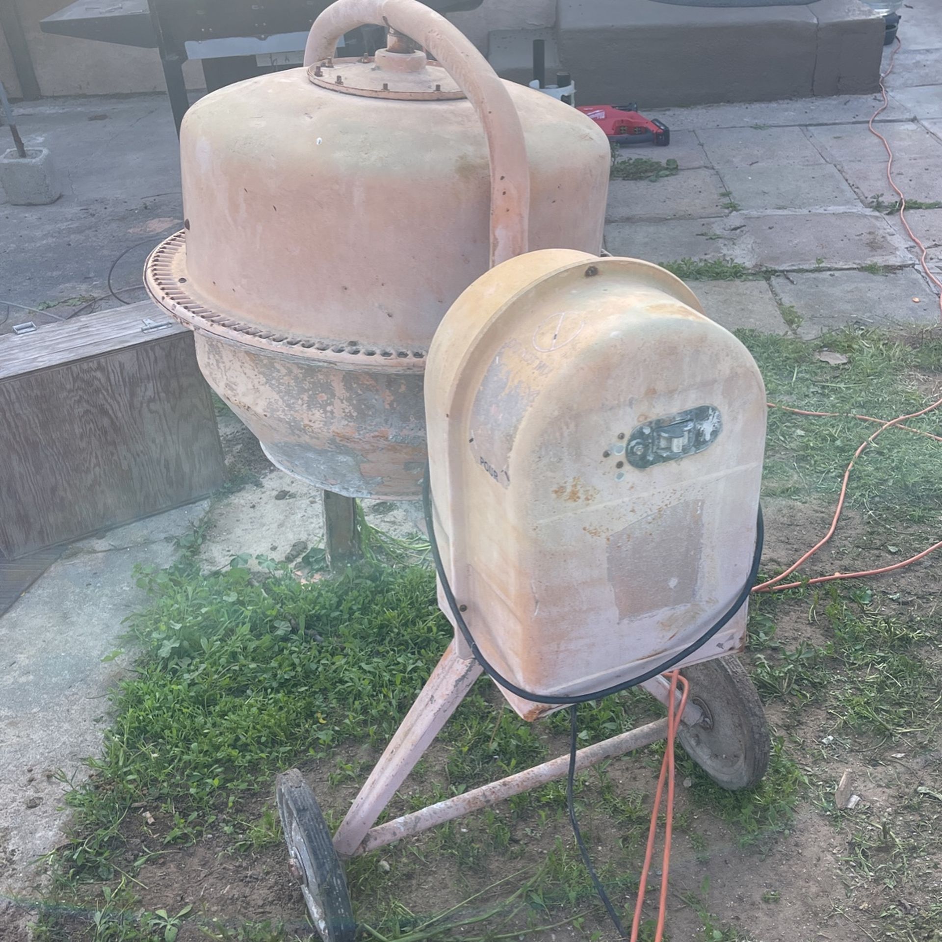 Cement mixer. Works Great. Used for Sale in Lincoln Acres, CA OfferUp