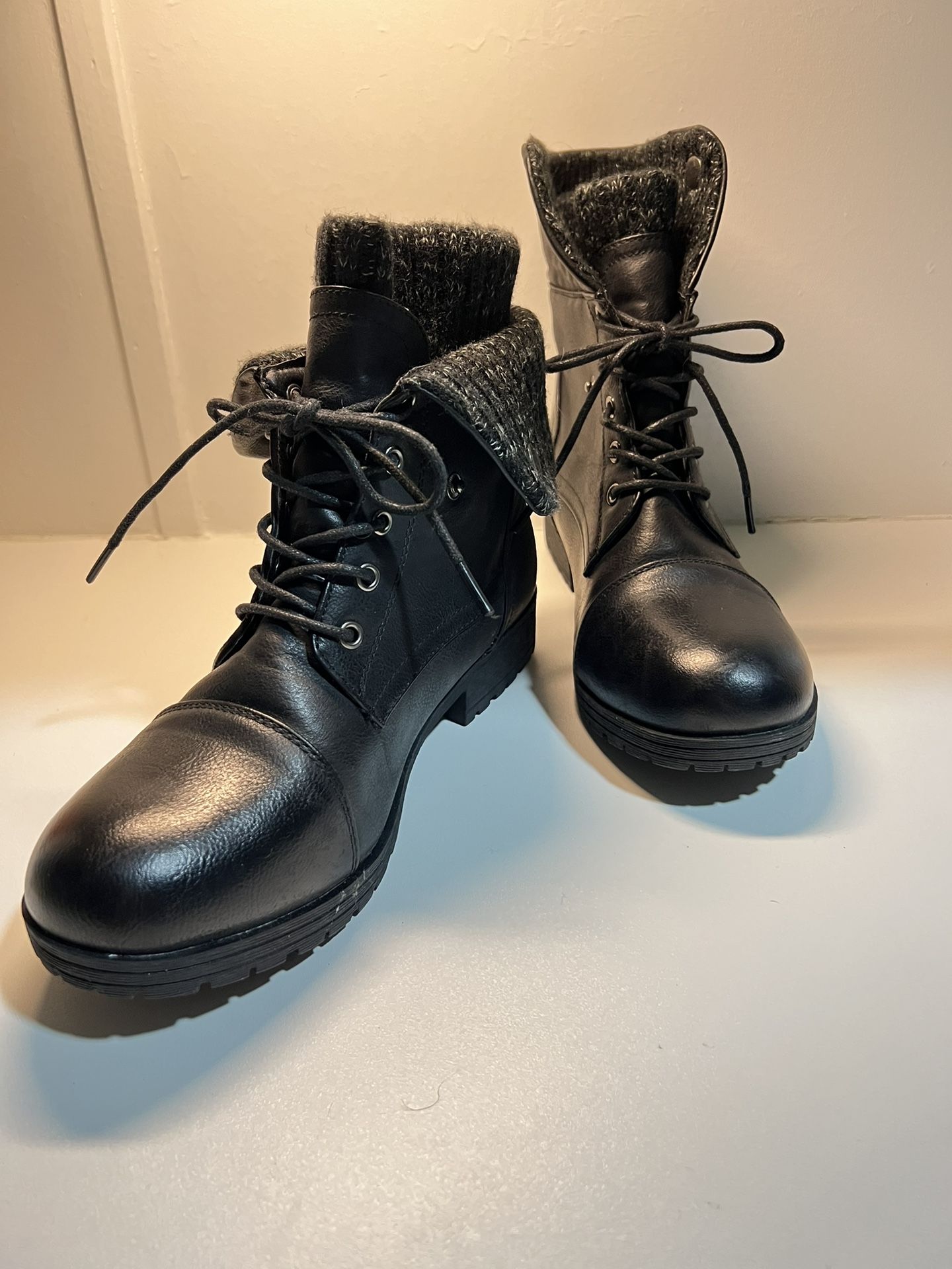Jessica Cline Women’s Boots Size 9 M Black