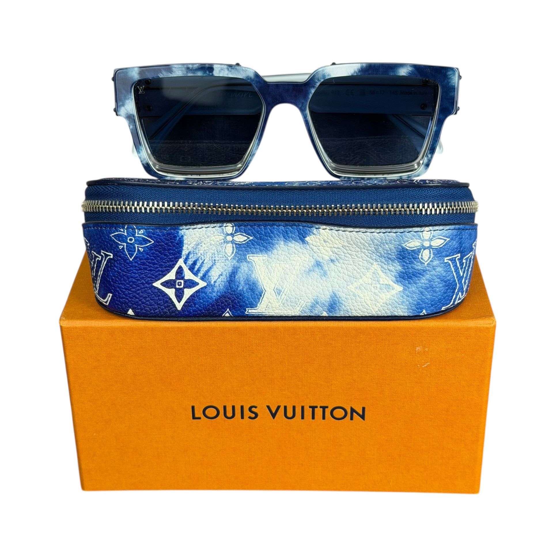 NEW Louis Vuitton GM Sunglasses Case Monogram Bandana Bleached Blue White GI0764 MSRP $650 - 100% Authentic