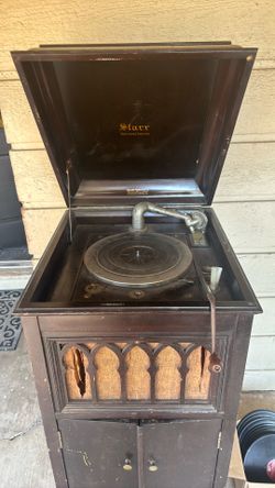 Working Vintage Phonograph