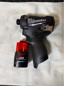Milwaukee M12 FUEL 12V Lithium-Ion Brushless Cordless 1/4 in. Hex Impact Driver & 2.0 Battery