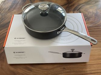 NEW Le Creuset Nonstick PRO Pan 4.25 Qt