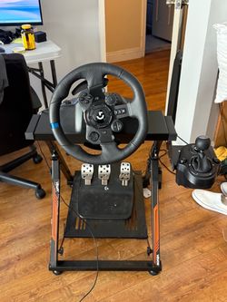 Logitech True force G923 Steering wheel, pedals and shifter