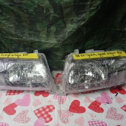98-05 Suzuki Grand Vitara Left And Right Headlight Pair  