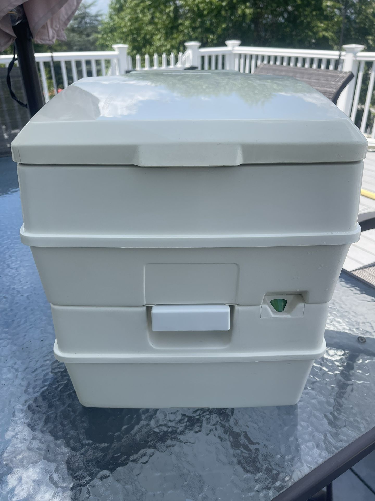 Portable toilet