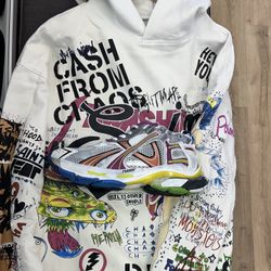 Balenciagas Sneakers Saint Hoodie 
