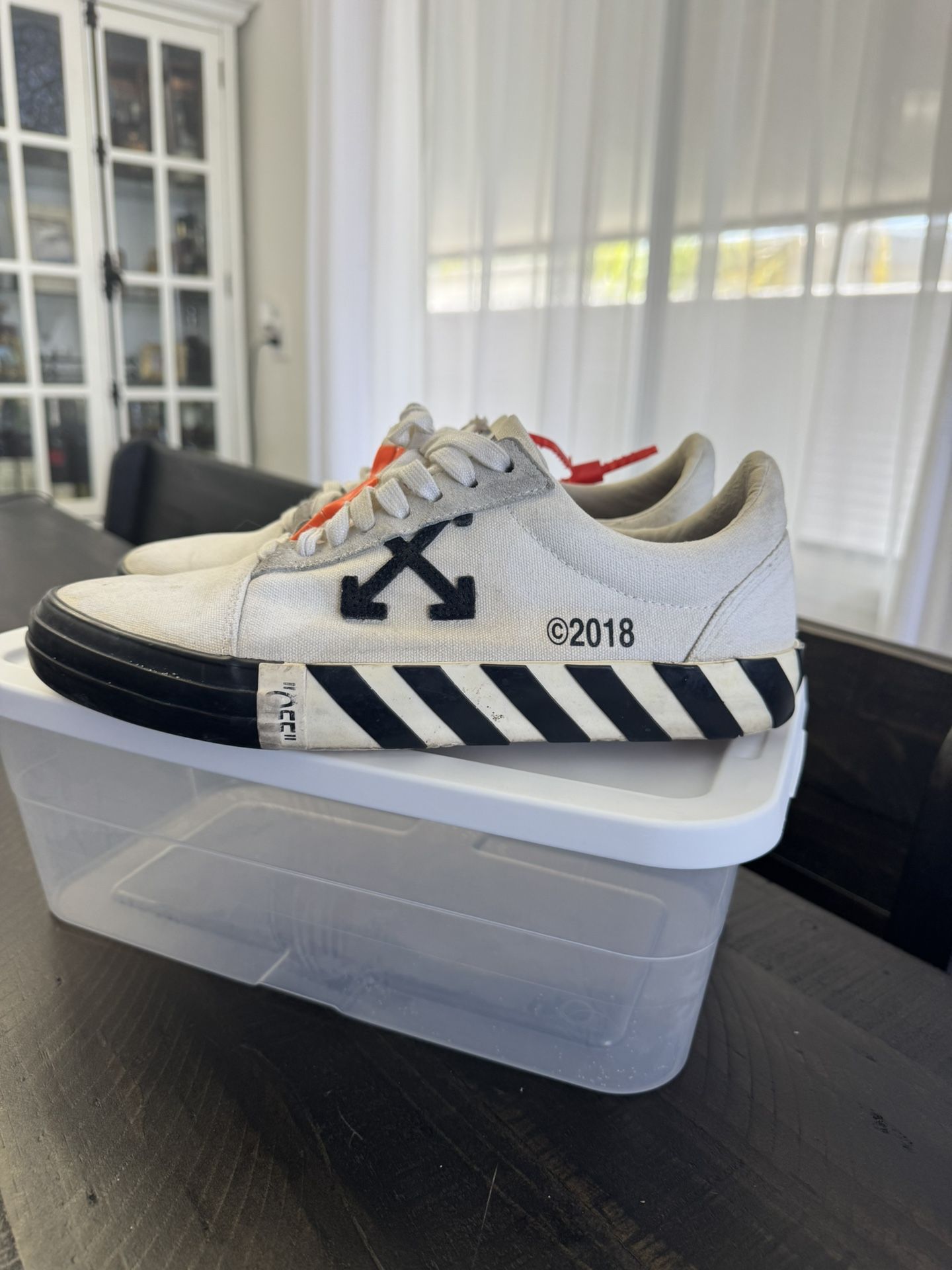 Men’s Offwhite Vulcanized Shoes Size 10