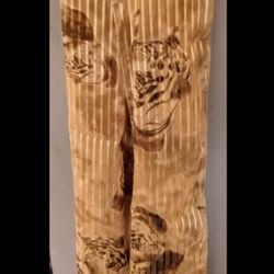 A Sexy Woman's Gold & Brown Scarf 