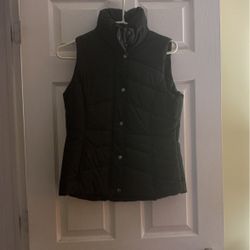 black puffy vest 