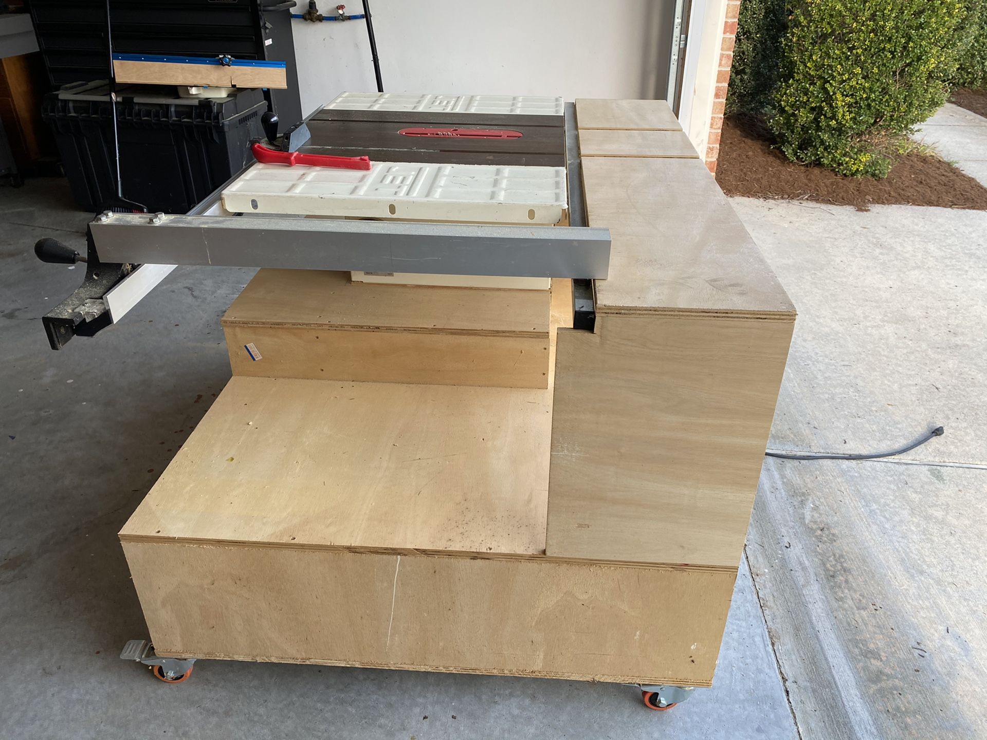 Jet 10” JWTS10 table saw with mobile base and cross cut sled for Sale