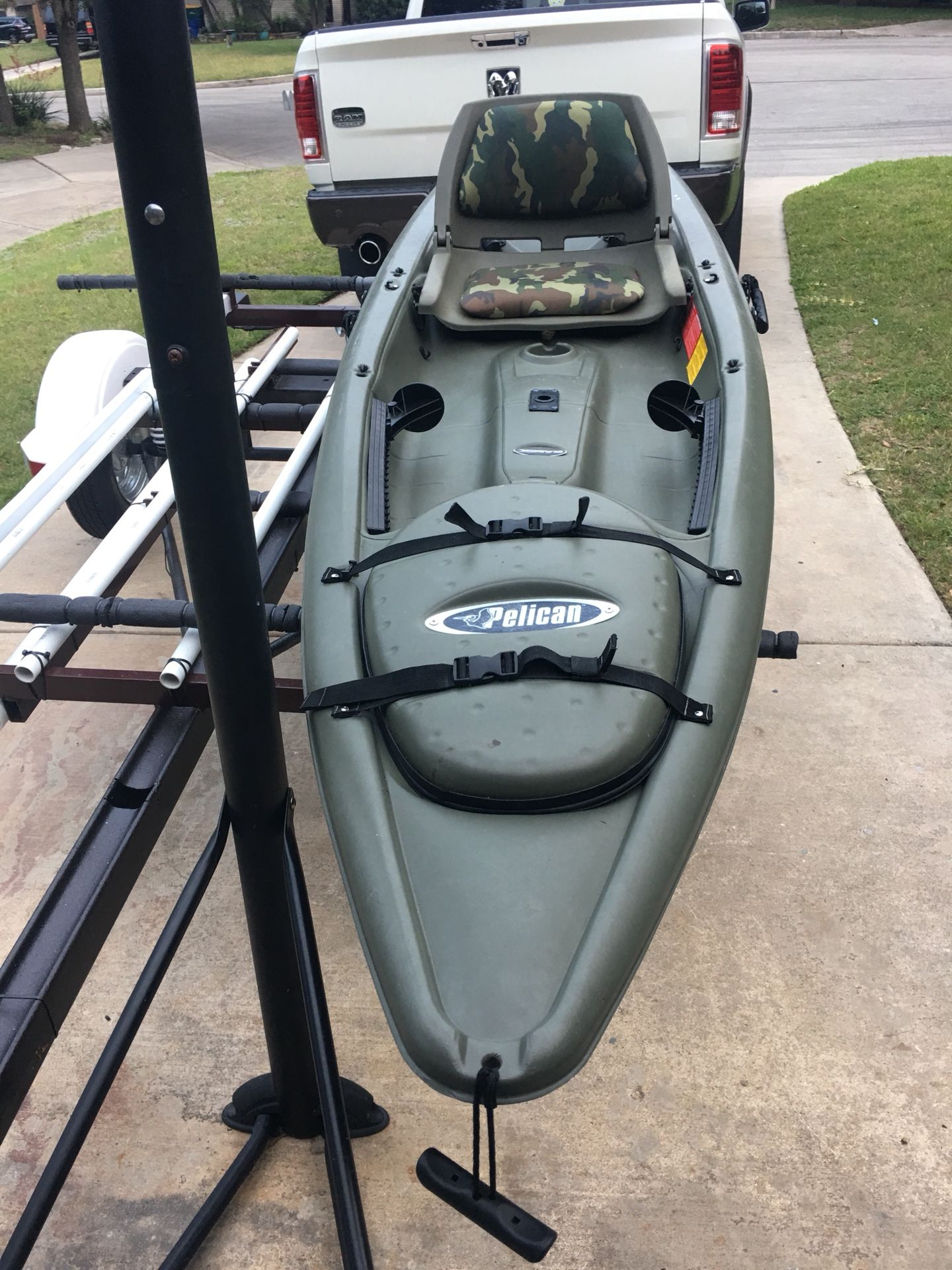 Pelican Castaway 116 kayak/ upgraded seat