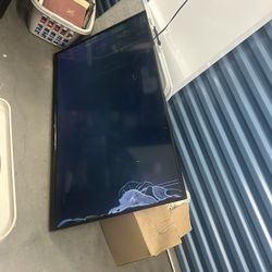 50s446 tcl tv for parts tv fell screen bad now. No remote. Poss repairable