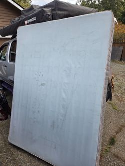 free Queen box spring mattress