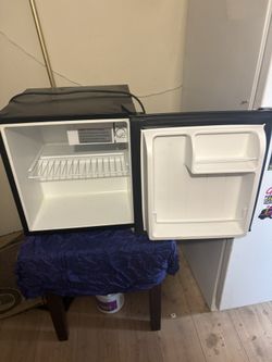 Refrigerator Small. Work Great 👍 Price Firm.