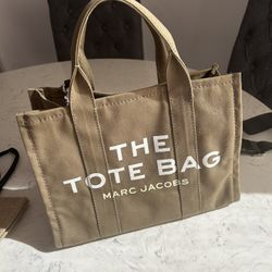 Marc Jacob’s Medium Tote Bag